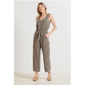 EVEREVE Aretha Tie Waist Jumpsuit Womens Large Olive Sleeveless Cropped Casual